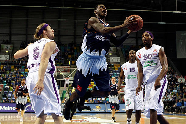 她就展现了 她就展现了